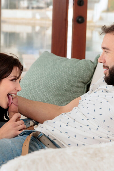 Brunette teen Jade Maris seduces and bangs her gamer boy boyfriend Image #9