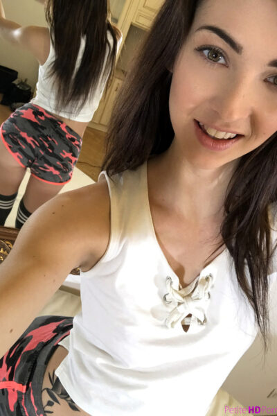 Athletic Tera Link exercises naked in knee socks & ends up with a creampie Image #1