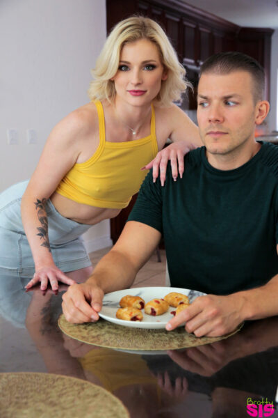 Blonde teen Hyley Winters seduces her stepbrother while he's having a meal Image #1