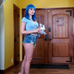 Horny teen Jewelz Blu seduces her stepbrother while he's on his phone