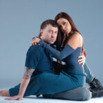 Blake Blossom & Vanna Bardot have a threesome on a loveseat