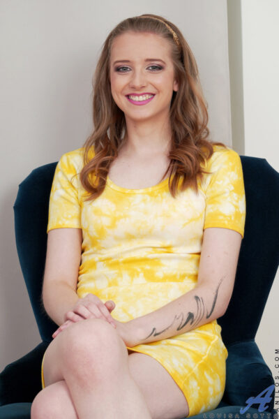 It's not hard to see why we are all half in love with Lovisa Sott, especially Image #1