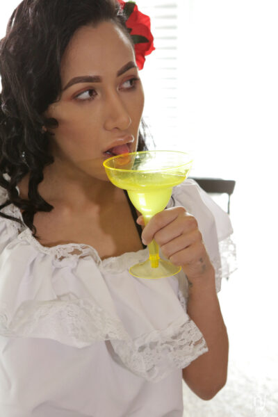 Gorgeous Amia Miley tempts boyfriend into sensual sex before party starts Image #2